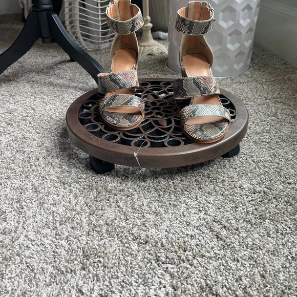 Frye and Co. Women’s Bryn Stitch Sandal Heeled Snake Print SZ 9 3”heel - Picture 9 of 9